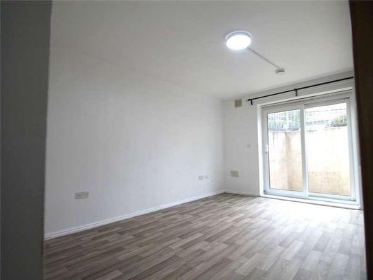 Montague Close, Barnet, EN5 - Photo 1