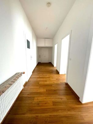 Erstbezug nach Sanierung! 3-Zimmer-Wohnung mit Wintergarten in Vahrenwald-List! - Photo 1