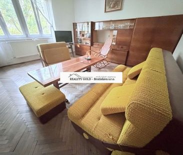 NA PRENÁJOM: Priestranný 3-izbový byt s výmerou 80 m², nachádzajúci... - Photo 1