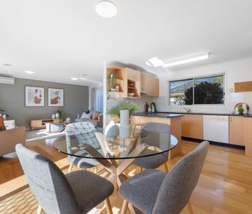 Stylish, Sunlit, and Wonderfully Convenient - Photo 1