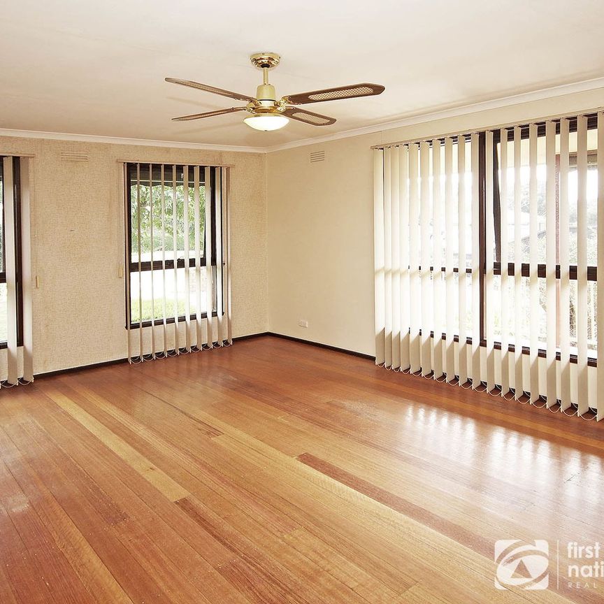 CENTRALLY LOCATED FAMILY HOME WITH BUNGALOW - Photo 1