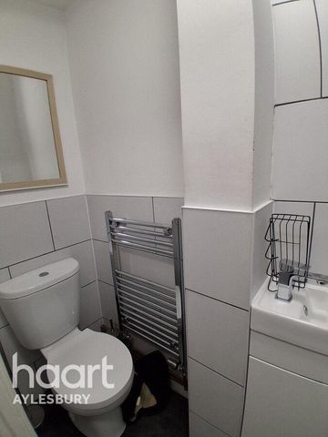 1 bedroom in a house share to rent - Photo 3