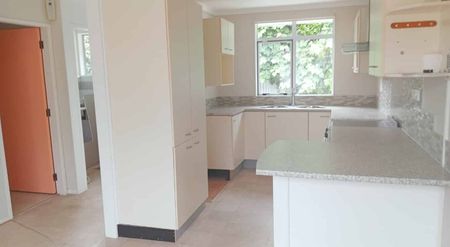 Roomy, Family Home - Photo 2