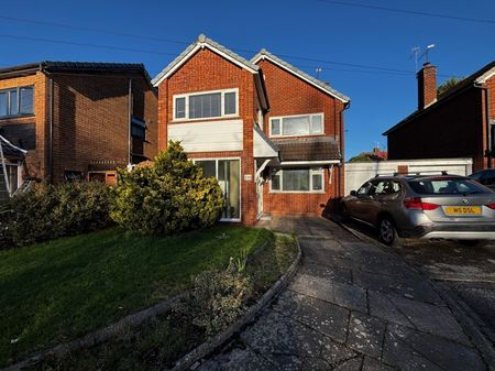 4 bedroom detached house to rent - Photo 4