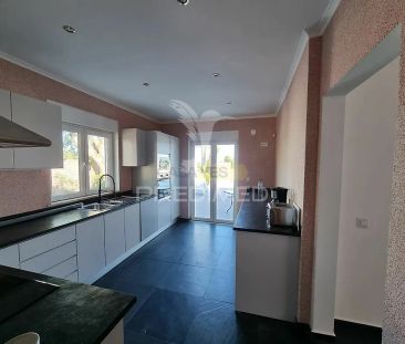 House T4 in Quelfes, Olhão - Photo 6