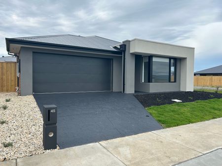 45 Baldwin Rd, Traralgon VIC 3844 - House For Rent | Domain - Photo 5