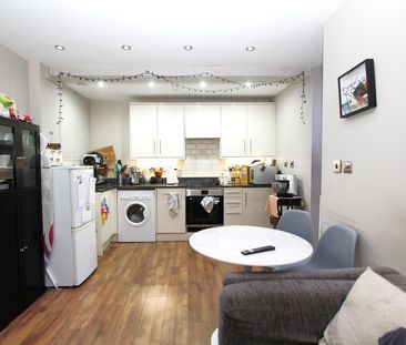 Brunswick Court, Leeds City Centre, LS2 7SA - Photo 2