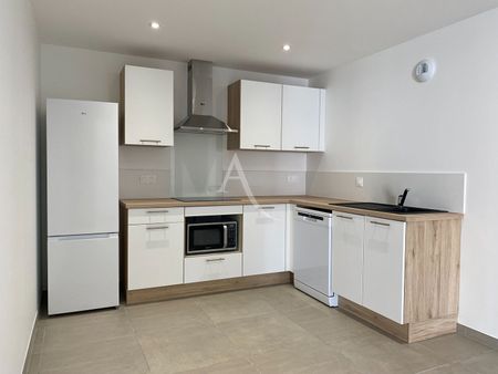 Location Appartement 3 pièces 79m² - Photo 4