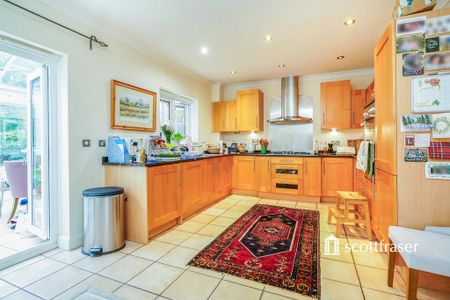 4 bedroom townhouse to rent - Photo 4
