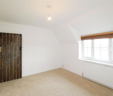 2 bedroom semi-detached house to rent - Photo 3