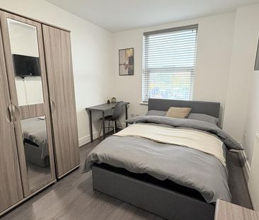 1 bedroom in a house share to rent - Photo 1