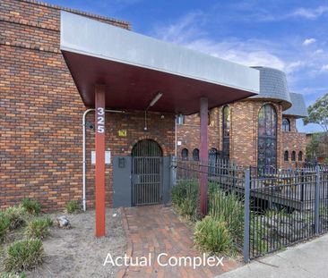 Quiet Comfort by the Coast – Walk to Everything! - Photo 6