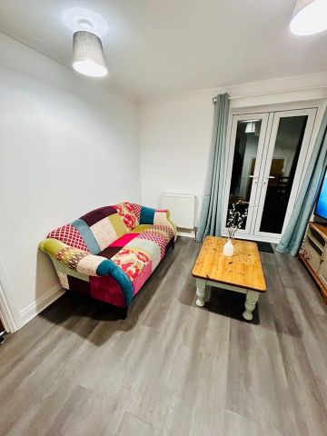 5 Bed Terraced House, Rose Green, BS5 - Photo 4