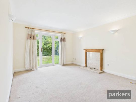 Lakeside, Ducklington Lane, Witney, Oxfordshire, OX28 - Photo 1