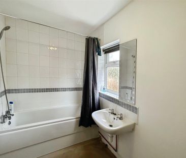 3 bedroom - Photo 5