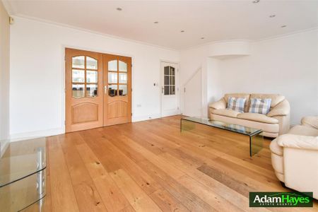 4 bedroom end of terrace house to rent - Photo 2