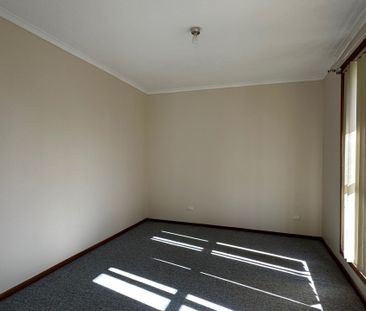 Well Appointed Unit in the Heart of Dandenong - Photo 6