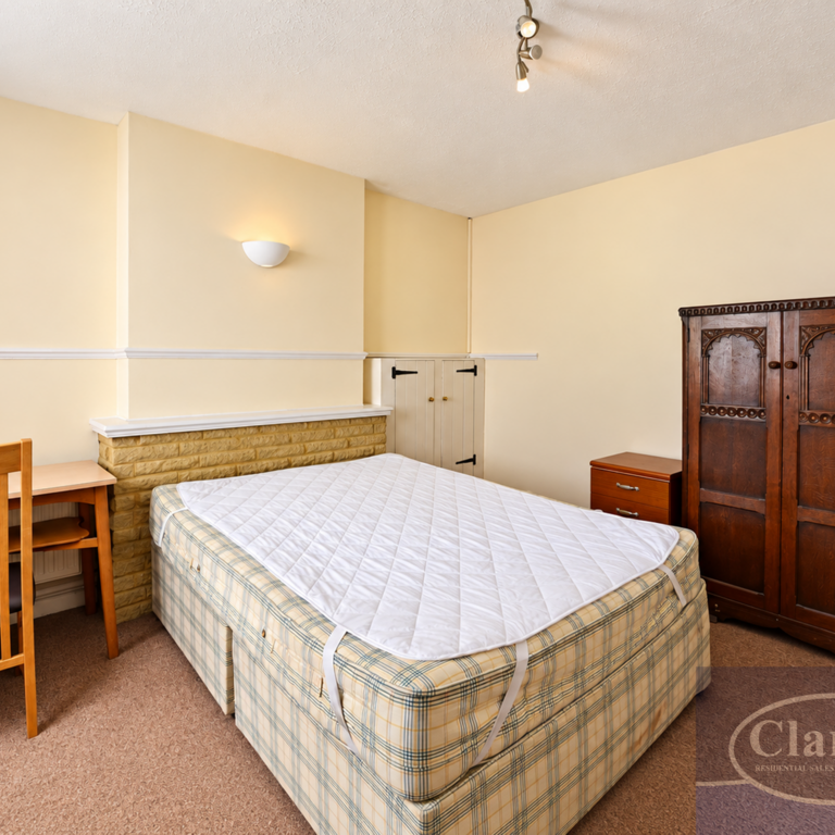 5 bedroom semi-detached house to rent - Photo 1