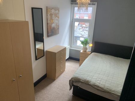 3 bedroom terraced house to rent - Photo 5