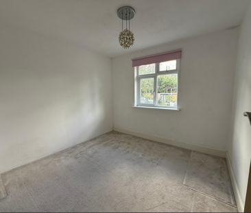 4 bedroom semi-detached house to rent - Photo 6