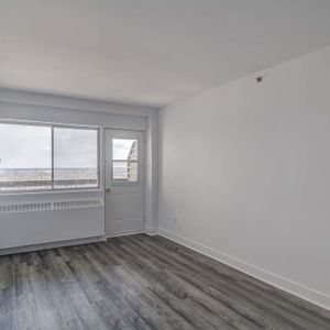 1 CH - 1 SDB - Montréal - $1,300 /mo - Photo 3