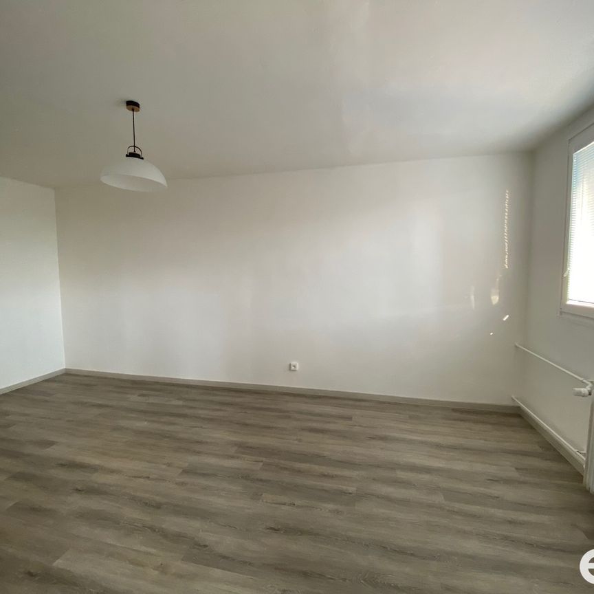 Pronájem bytu 2+1 69 m² - Photo 1