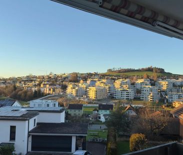 Gepflegte 4.5 Zimmer-Wohnung an privilegierter Lage - Photo 2