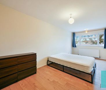 4 bedroom terraced house to rent - Photo 2