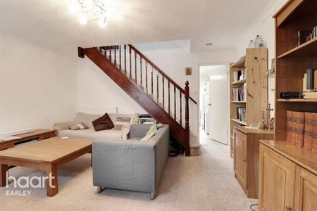 3 bedroom terraced house to rent - Photo 2