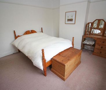 2 bedroom semi-detached house to rent - Photo 2