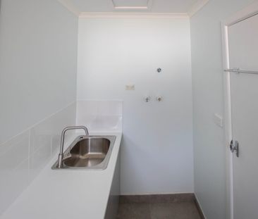 Newly Renovated Villa Unit - Photo 6