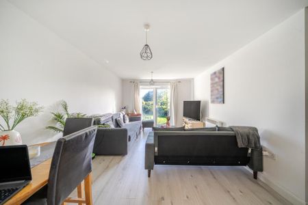 2 bedroom apartment to rent - Photo 2