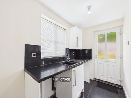 3 bedroom terraced house to rent - Photo 4