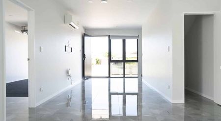 PRESTIGIOUS GOLDEN CIRCLE LOCATION!!! - Photo 2