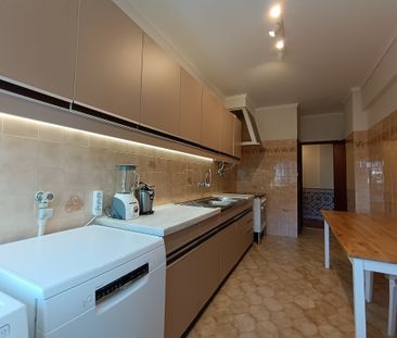 Apartamento T2 Remodelado e Mobilado no Moinho das Antas - Photo 2