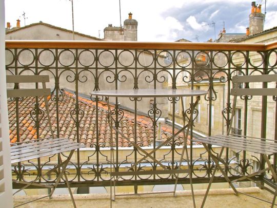 BORDEAUX ULTRA-CENTRE - T3 - TERRASSE et BALCON - Photo 1