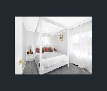 Charming Cottage Fully Furnished - short term lease available 5 months - Photo 4