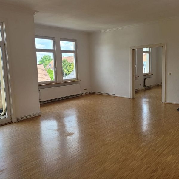 Schöne 4-Zimmer Altbauwohnung in zentraler Lage - Photo 1