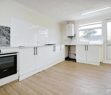 Pewsham Road, Swindon, Swindon, SN2 - Photo 4