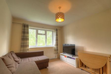 2 BED Apartment To rent - Photo 2