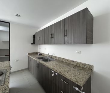 Townhouse de 2 recámaras, sin amueblar, dentro de periférico. - Photo 4