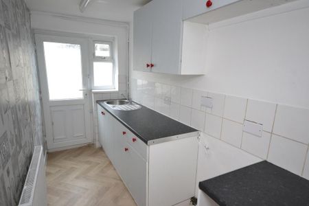2 bedroom terraced house to rent - Photo 5