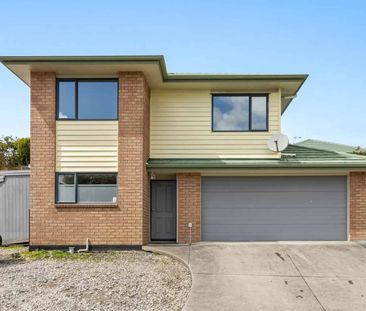 Spacious Family Living in Massey - Photo 5