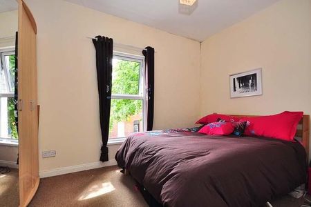 29 Donegall Avenue, Belfast, BT12 6LS - Photo 3