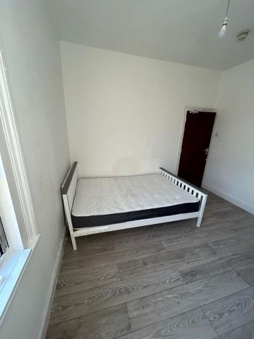 Room in a Shared House, Brownhill Road, SE6 - Photo 4