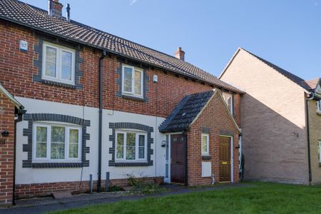 2 bedroom terraced house to rent - Photo 2