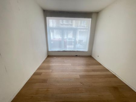 GELIJKVLOERSAPPARTEMENT MET TUIN - Foto 3