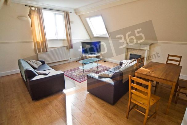 3 bedroom flat to rent - Photo 1