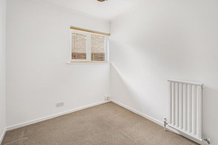 4 bedroom detached house to rent - Photo 4