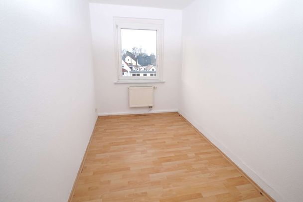 3-Zimmer-Wohnung mit separater Küche und Badewanne, renoviert, ab sofort - Foto 1